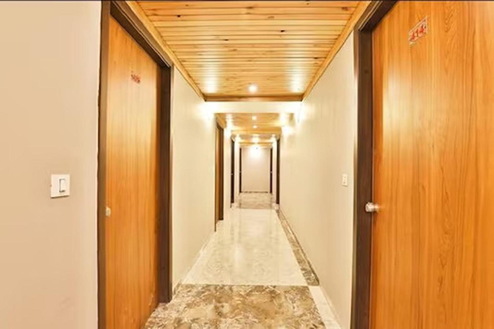 Hotel Om Balaji Ahmedabad Exterior photo
