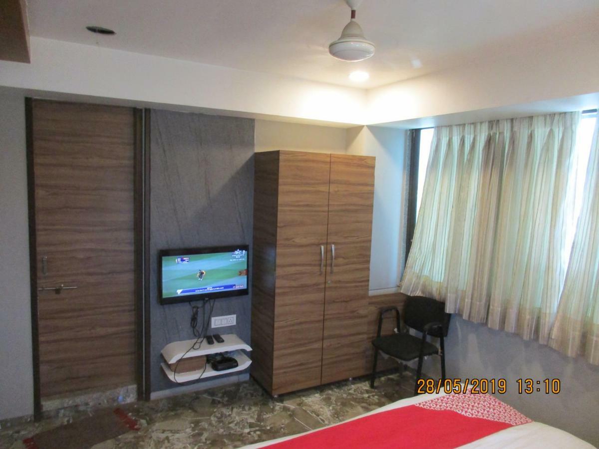 Hotel Om Balaji Ahmedabad Exterior photo